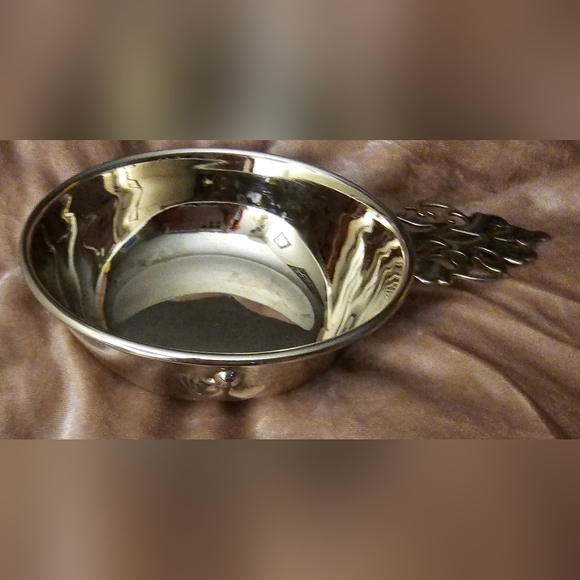 VINTAGE Elegance Silver Porringer Bowl w/Raised Duck - Picture 2 of 8